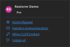 Menyn för Konto-knappen i inloggat läge: innehavarens namn, dess utgåva, och sedan posterna ”Kontrollpanel”, ”Hantera min prenumeration” och ”Logga ut”