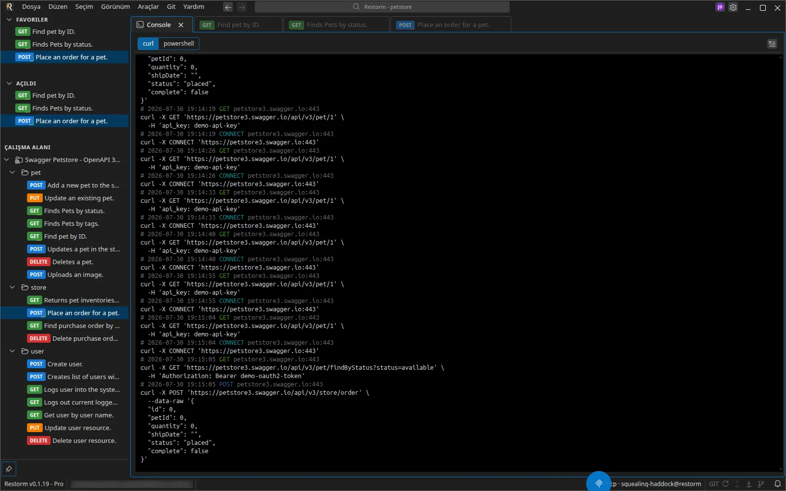 Yakalanmış birkaç çağrı içeren konsol; her biri curl komutu olarak işlenmiş, yanında curl / powershell seçici